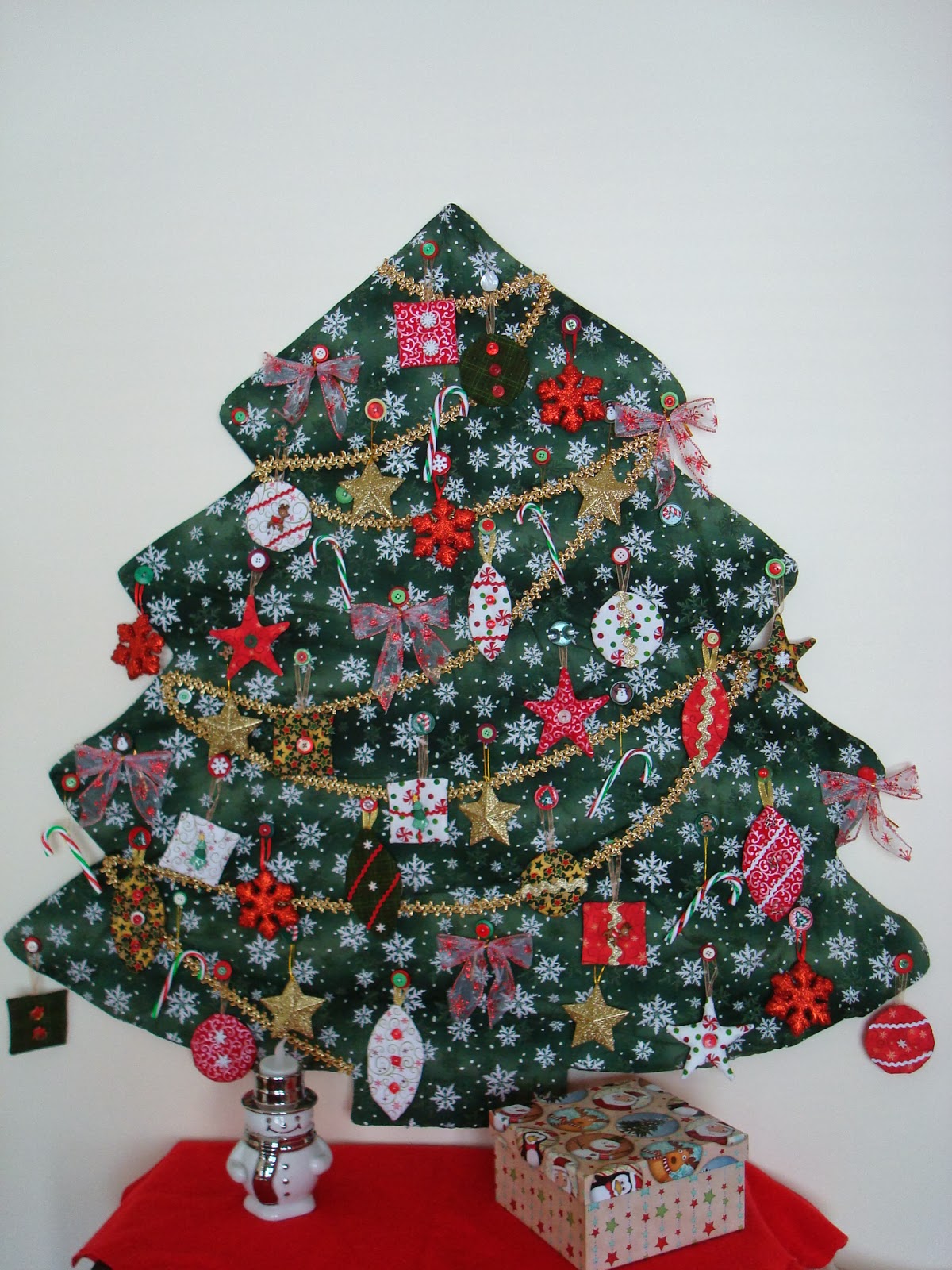 Les aiguilles au jardin: Sapin de Noël en tissu