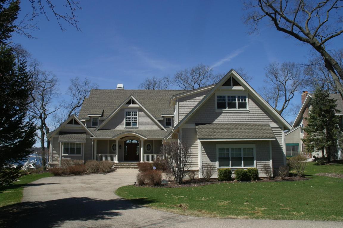 Delavan Lake Property This may be the perfect Delavan Lakefront Home