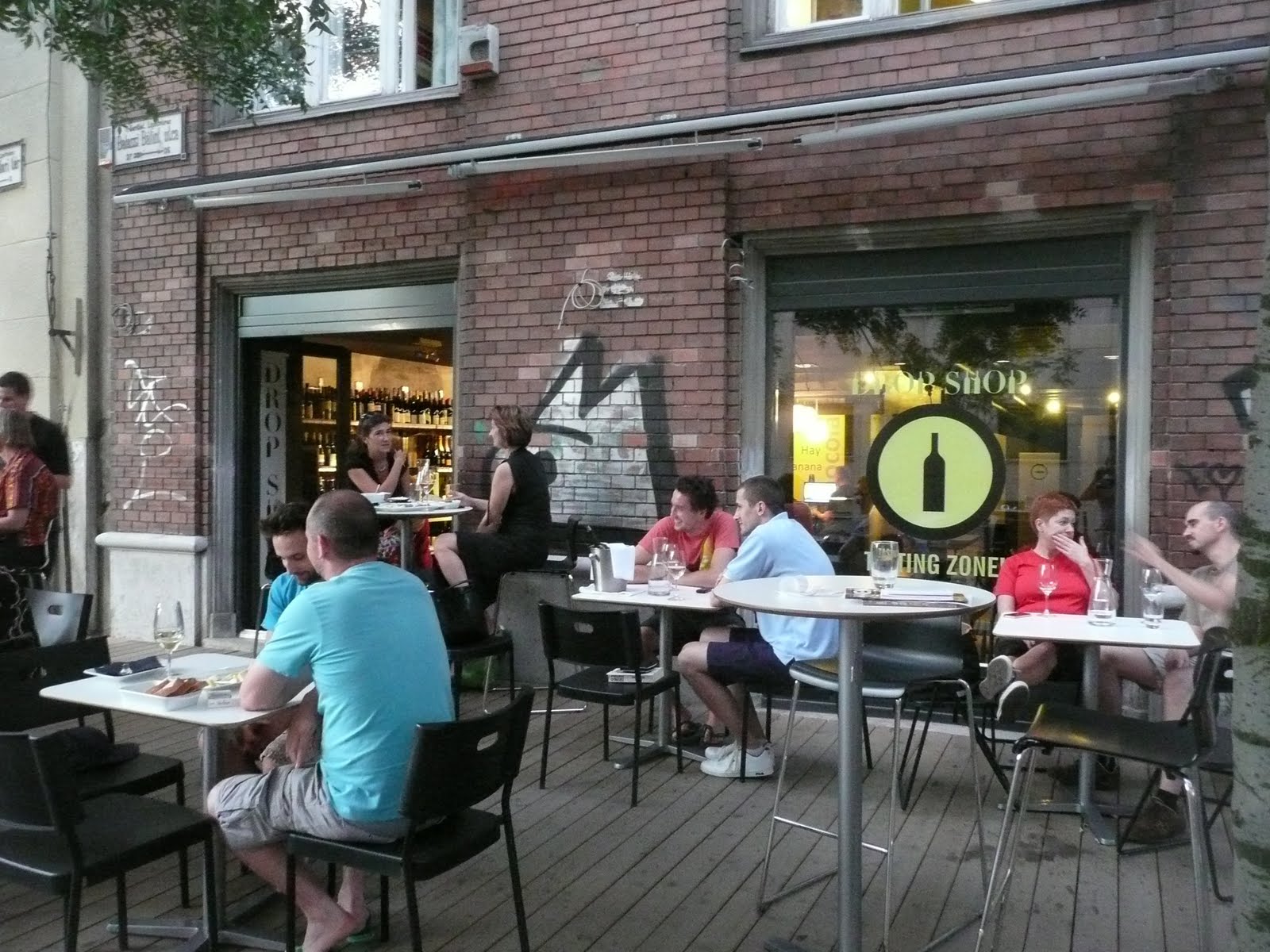 schillerwine Drop Shop Wine Bar in Budapest, Hungary