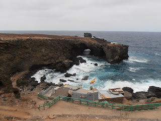 Punta de Arucas roque se adentra en el mar