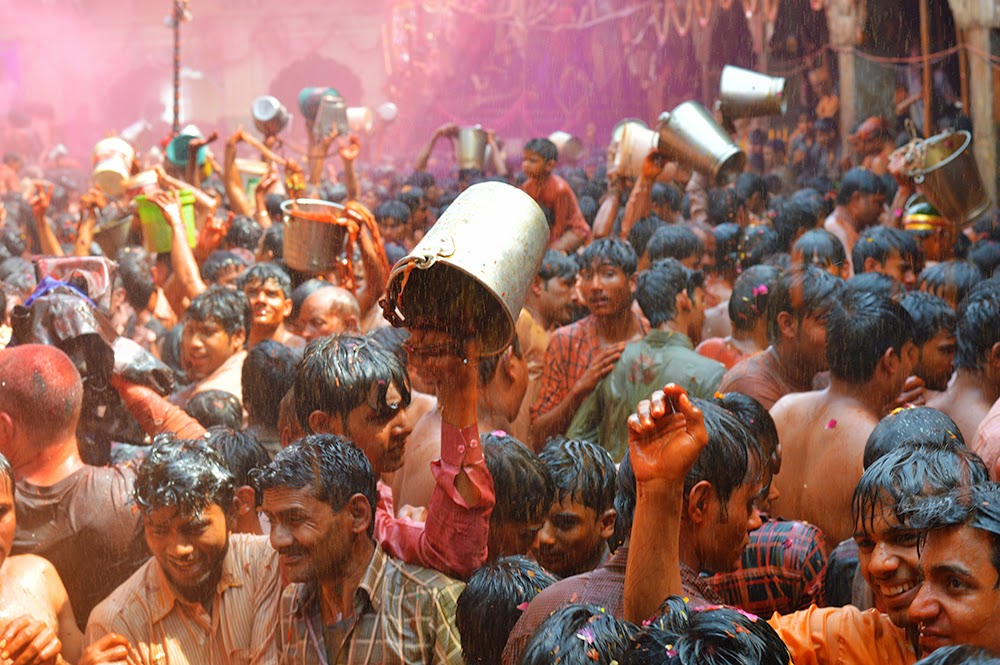 Young wet indian males men guys shirtless topless Dauji Temple Mathura Holi Huranga 2015 women men playing 