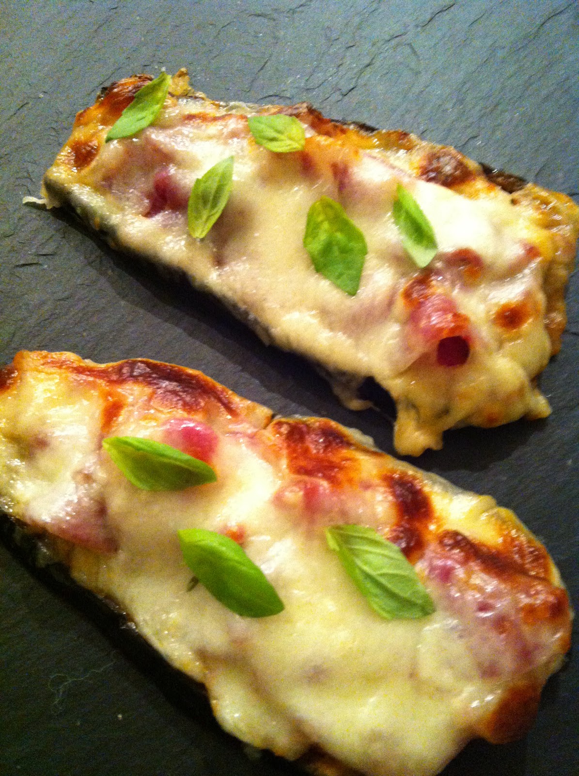 AUBERGINES AU PESTO ROUGE FAÇON BRUSCHETTA
