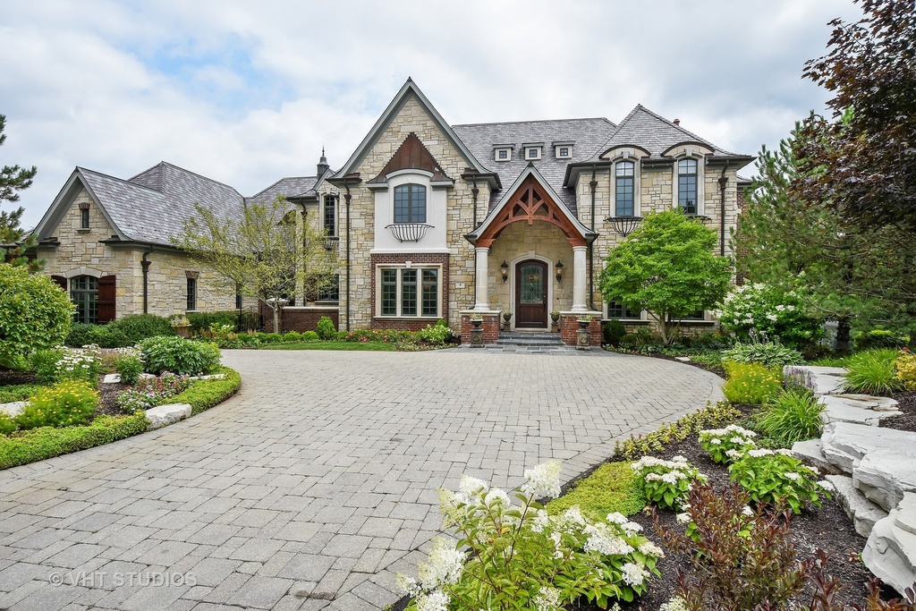 12,000 Square Foot Stone and Stucco Mansion In South Barrington, IL