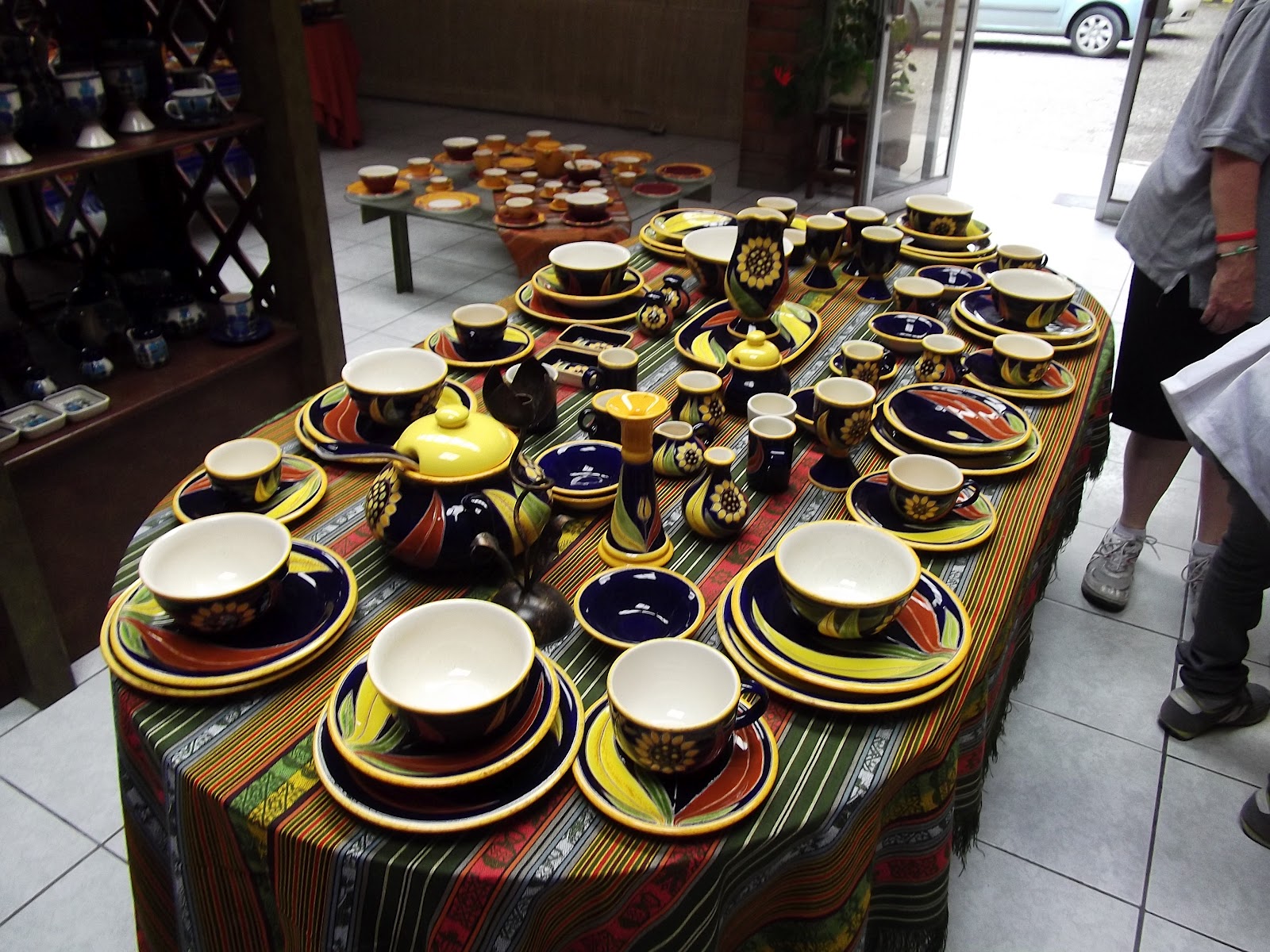 AAA LIVING IN CUENCA Artesa ceramic factory in Cuenca, Ecuador