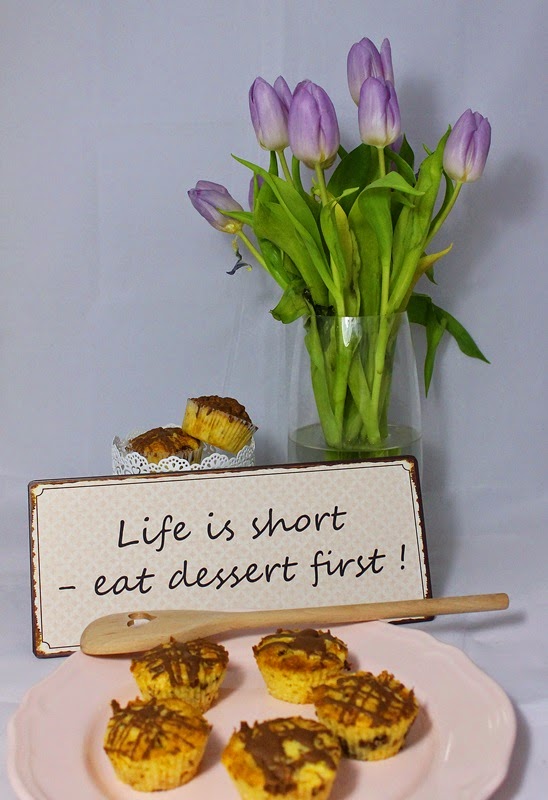 wunderbare Fantasie: Muffins mit Frucht, Kokos und weißer Schokolade