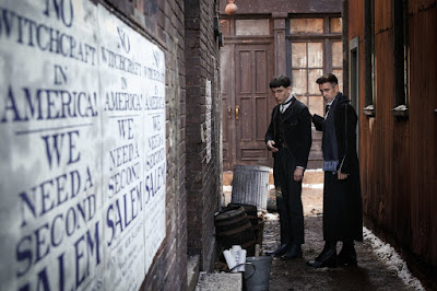 Ezra Miller and Colin Farrell in Fantastic Beasts and Where to Find Them
