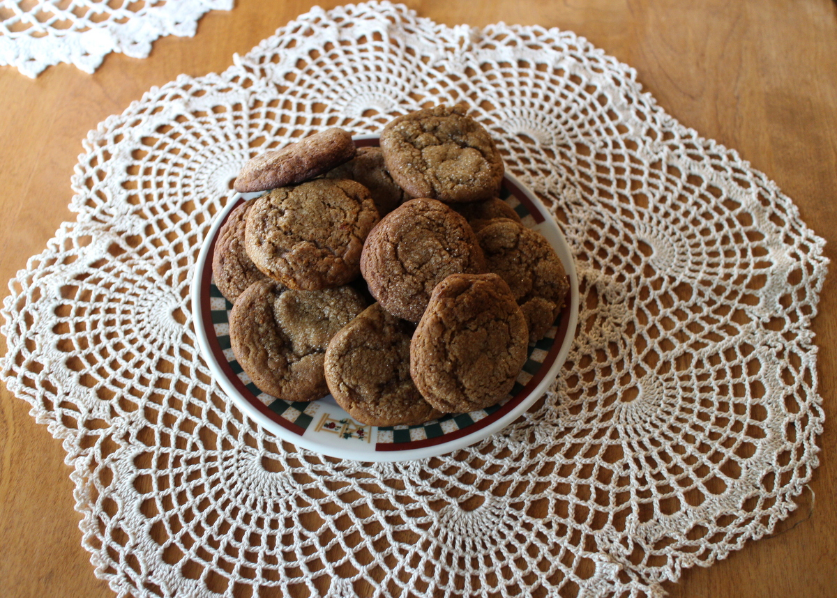 Lilacs and Springtime Grandma's Molasses Crinkle Cookies
