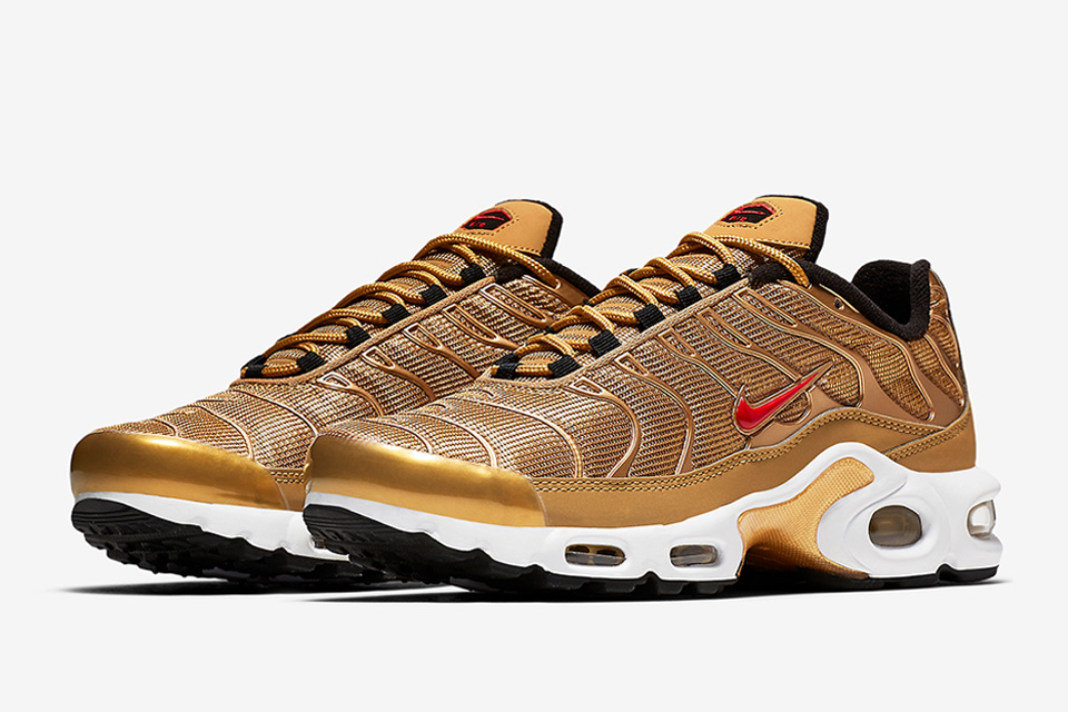 nike air max gold chain