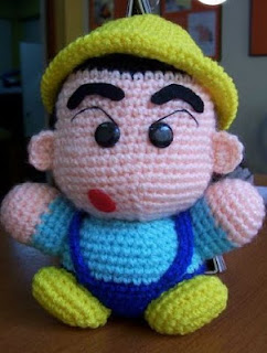 http://patronesamigurumis.blogspot.com.es/2013/01/patron-shin-chan.html