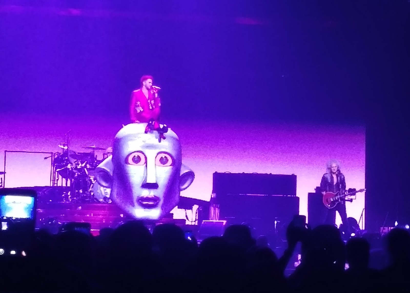 Hennemusic Video Queen And Adam Lambert Open Rhapsody Tour In