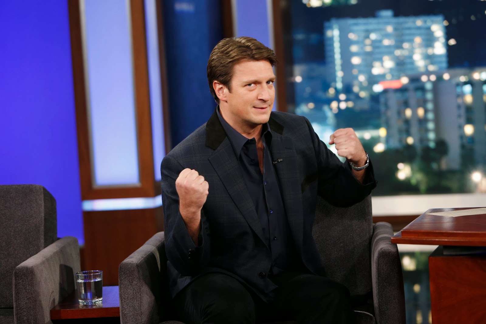 Castle e Beckett Brasil [Fotos] Nathan Fillion no Jimmy Kimmel