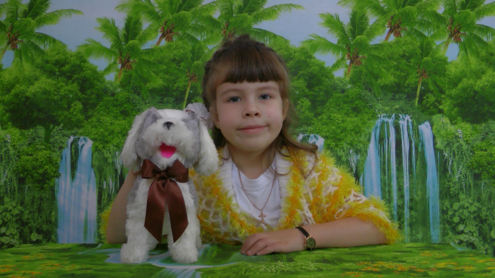 мисс кэти 3 года. детский контент. лиза и кира в виде животных. обложка для детей. реклама на детском канале игрушек.