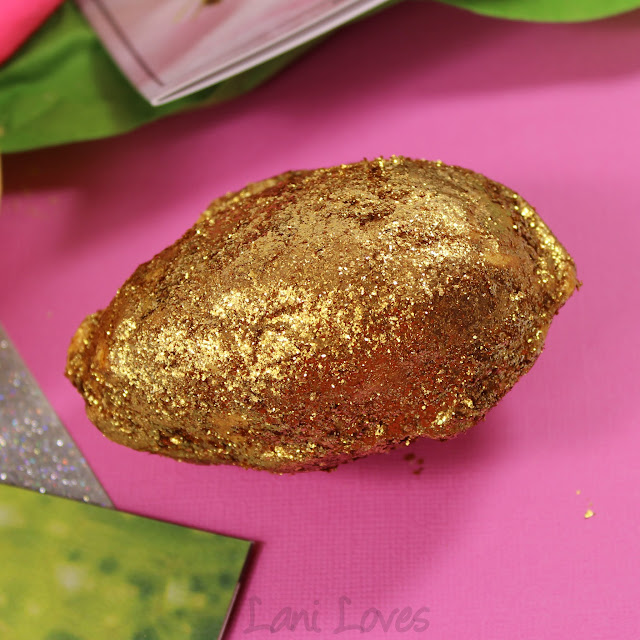 LUSH Golden Egg Bath Bomb Melt Review