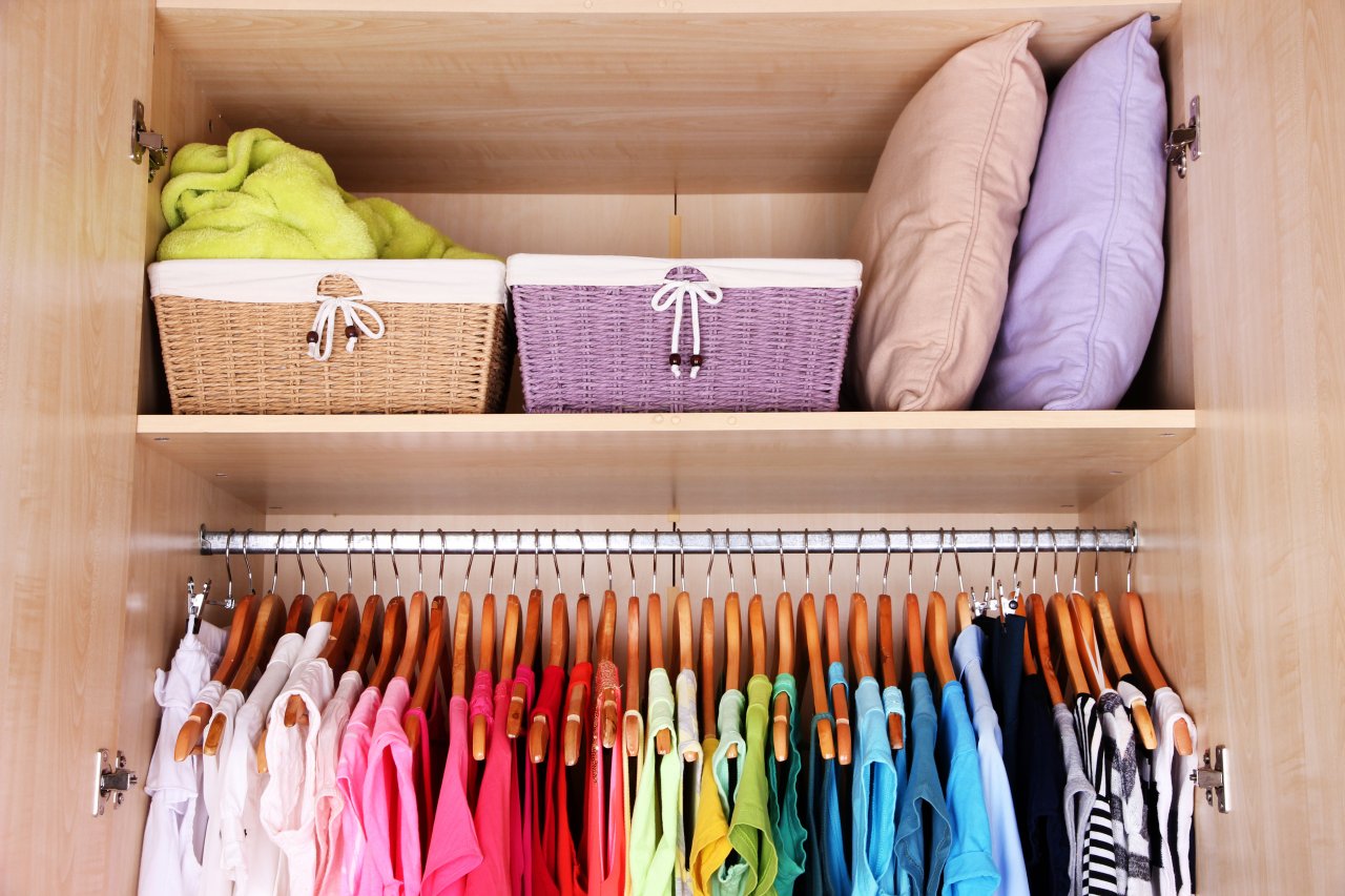 to Rosy and Chic HOW TO ARRANGE YOUR WARDROBE FOR QUICK AND