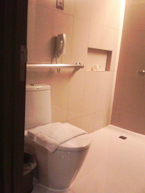 acacia hotel wheelchair accessible room rain shower toilet