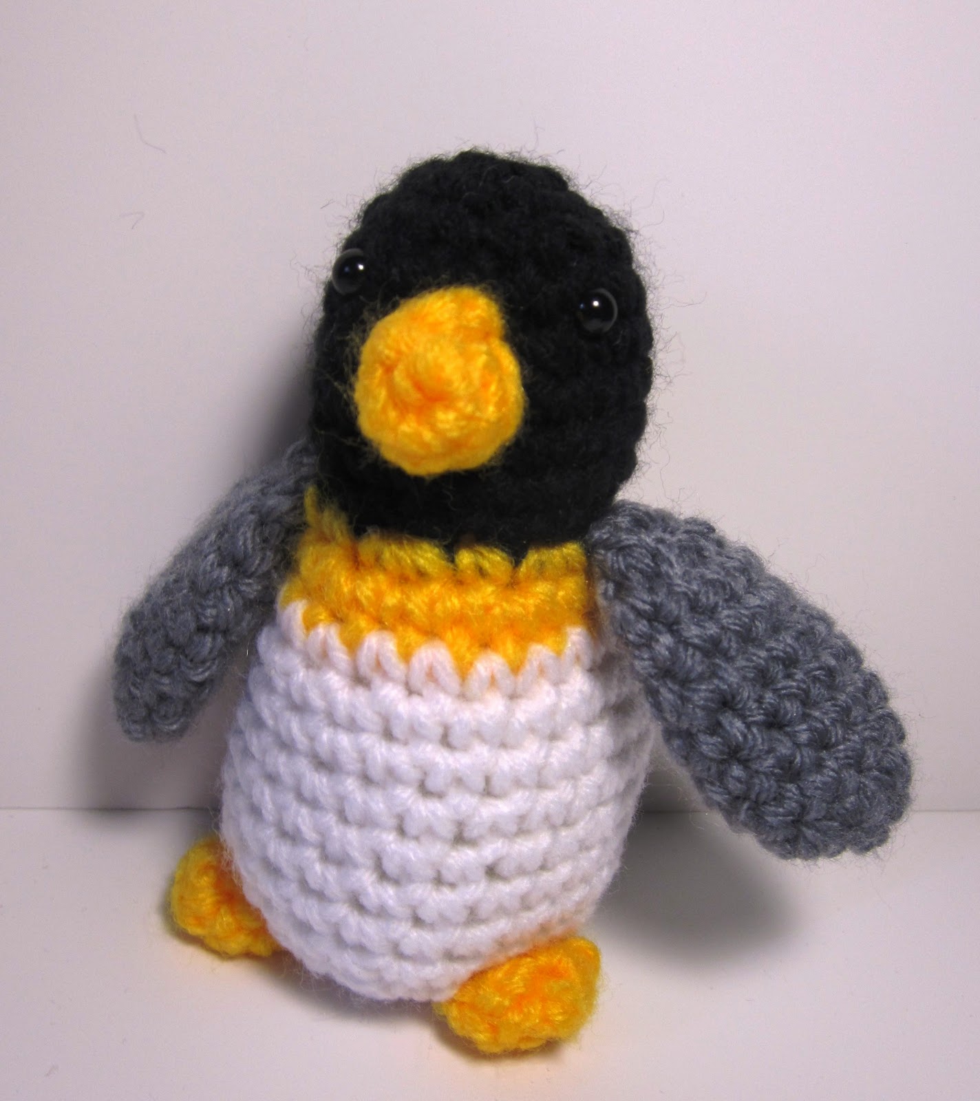 Celestial's Creations: 30 Day De-Stash #14: Amigurumi penguin