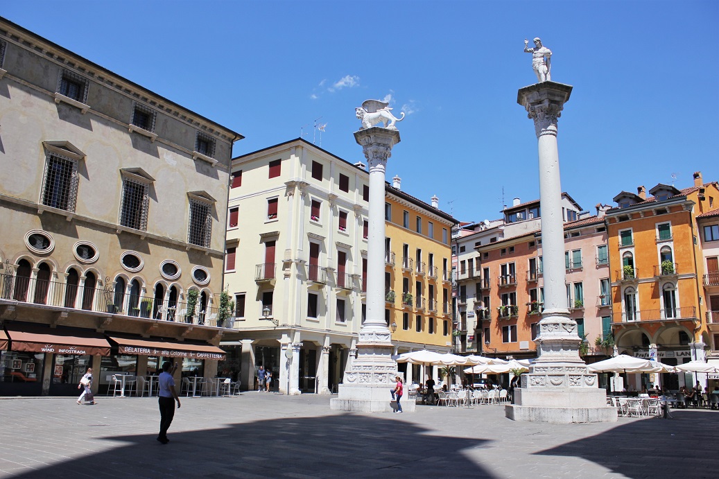 náměstí Piazza dei Signori v italské Vicenze
