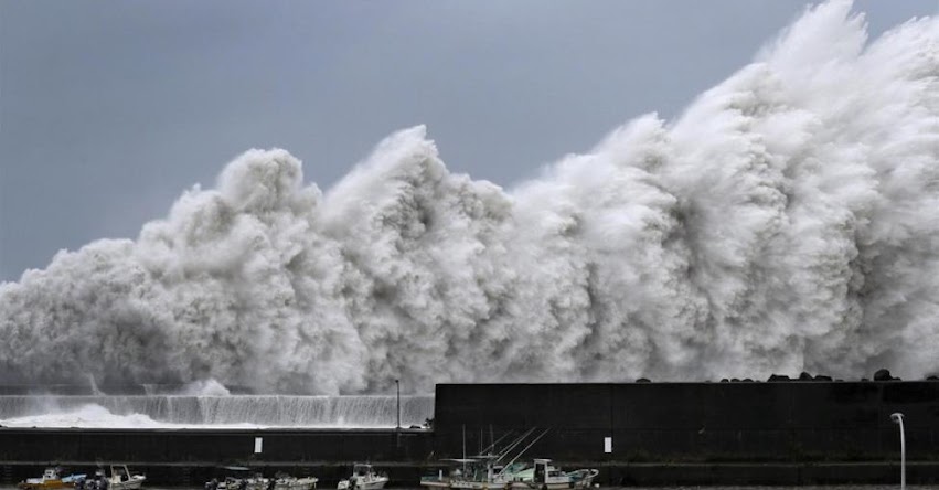 Poderoso tifón Jebi, el más fuerte en 25 años golpea a Japón Poderoso tifón Jebi, el más fuerte en 25 años golpea a Japón