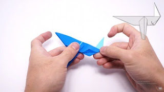 Cách gấp máy bay giấy phong cách Origami 354