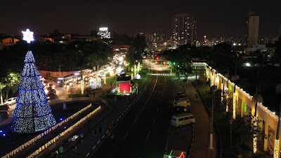 Árvore de Natal osasco de 15 metros de altura