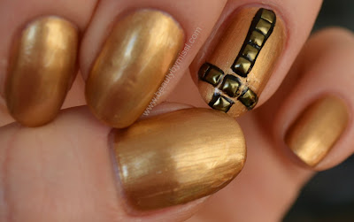 nail studs from KKCenterHk.com