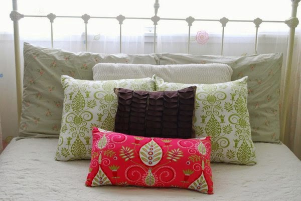 Decorative pillows with flowers