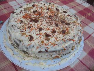 Tort de morcovi cu crema de branza