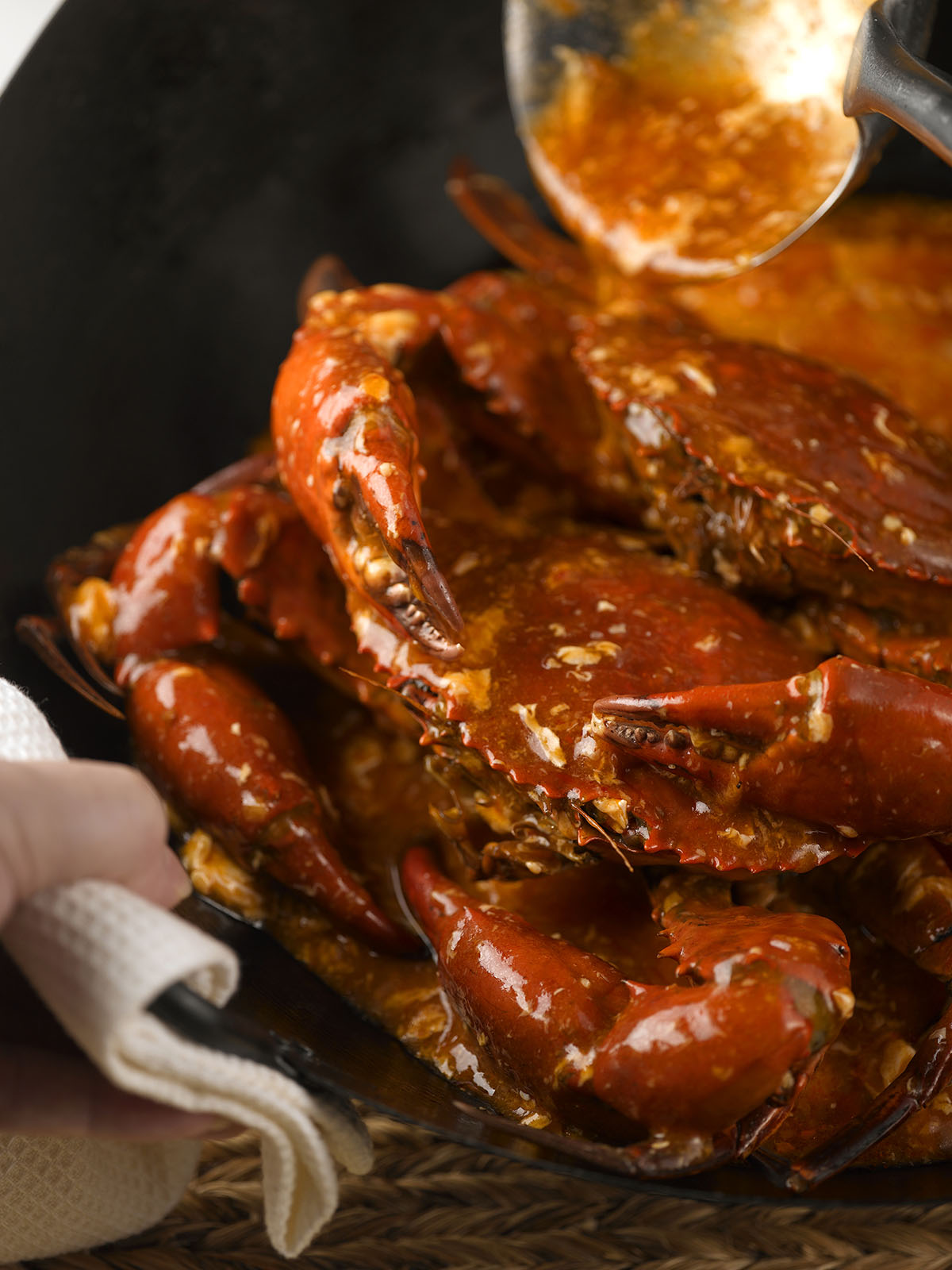 Manila Life Singaporean Chili Crab at 50 off Wee Nam Kee Trinoma!