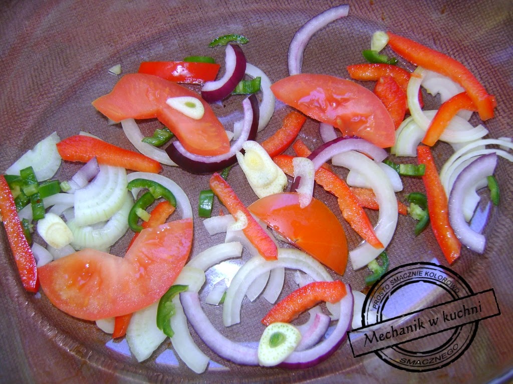 kakówka zapiekana z warzywami mechanik w kuchni na pikantnie warzywa danie obiad