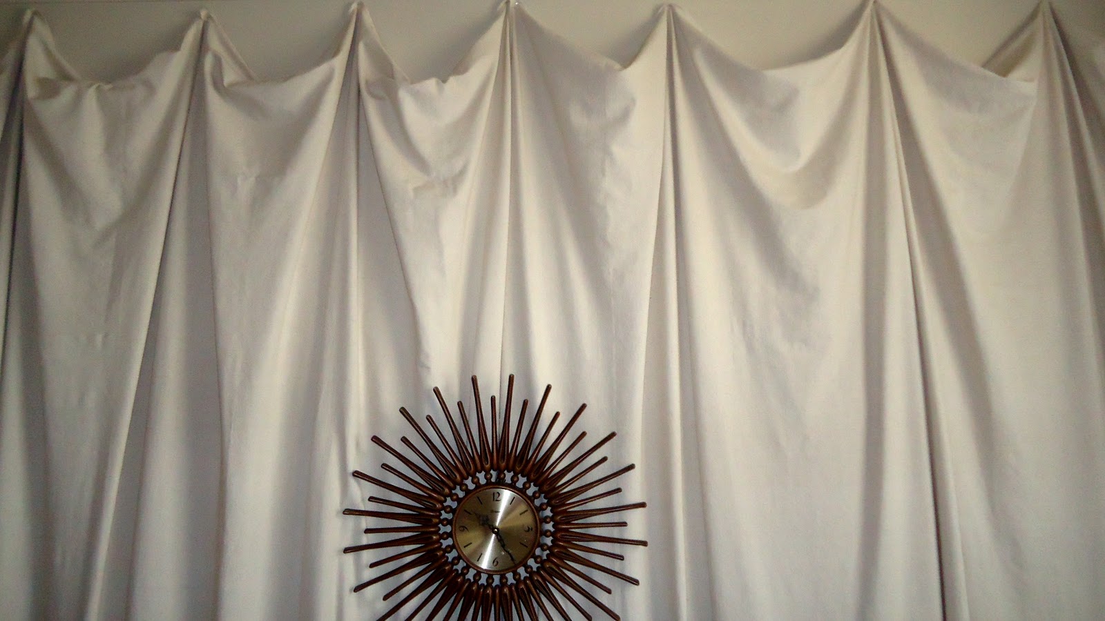 * T h e * V i s u a l * V a m p * Fabric Covered Walls