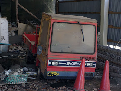 筑水キャニコム ライガー 4WD
まるで遊園地の遊具のよう 筑水キャニコム ライガー 4WD chikusui