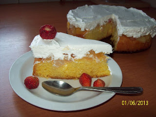 TORT CU FRUCTE SI FRISCA