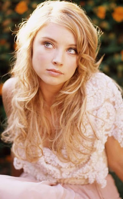 Elisabeth harnois hot