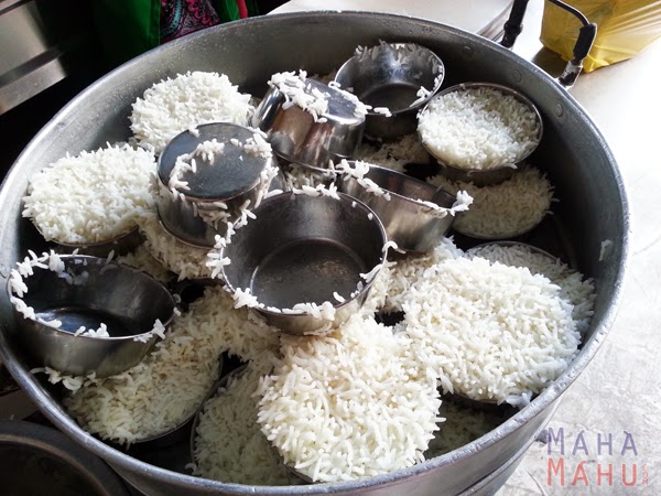 Nasi Kukus Pelbagai Lauk Terbaik di Kota Bharu