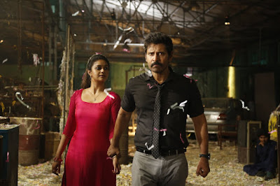 chiyaan vikram saamy square first look photos