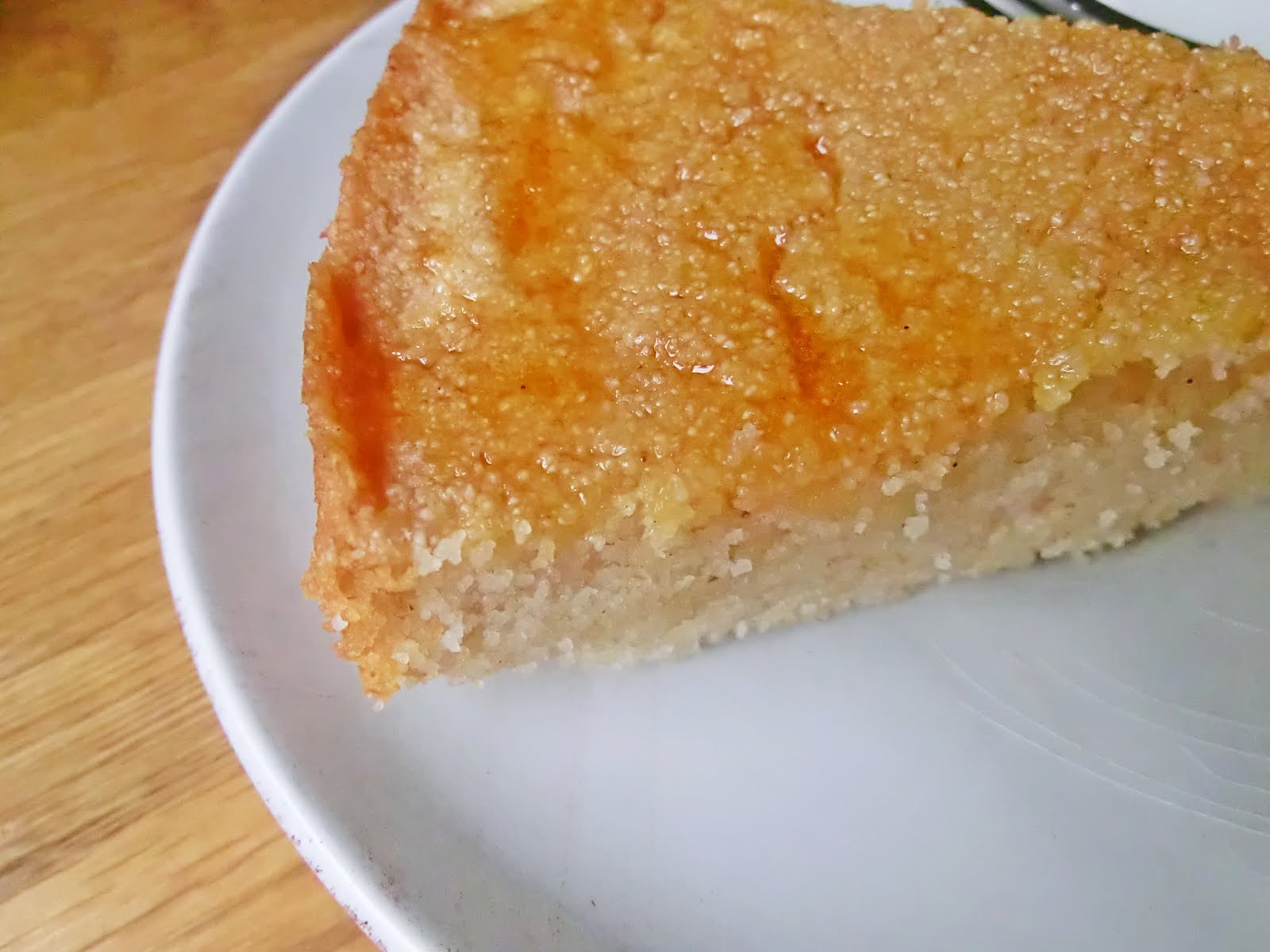 la golosità: Sonntagsgebäck: Grießkuchen mit Erdbeersoße auf ...