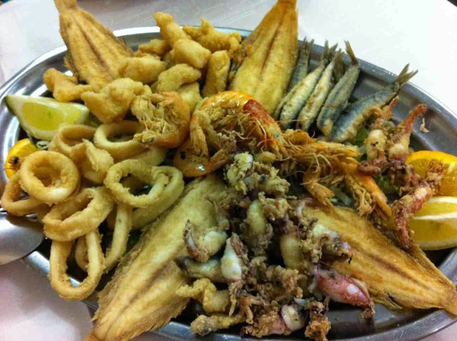 pescaito frito en Sevilla