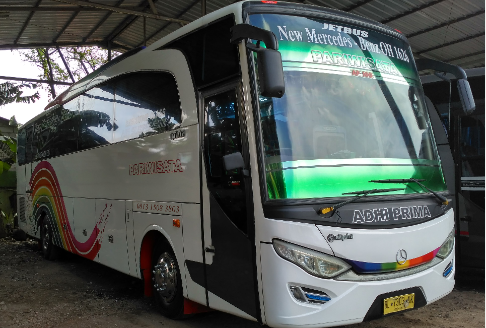 Umur Ekonomis Bus Pariwisata: Antara Performa, Biaya, dan Keputusan Bisnis yang Bijak