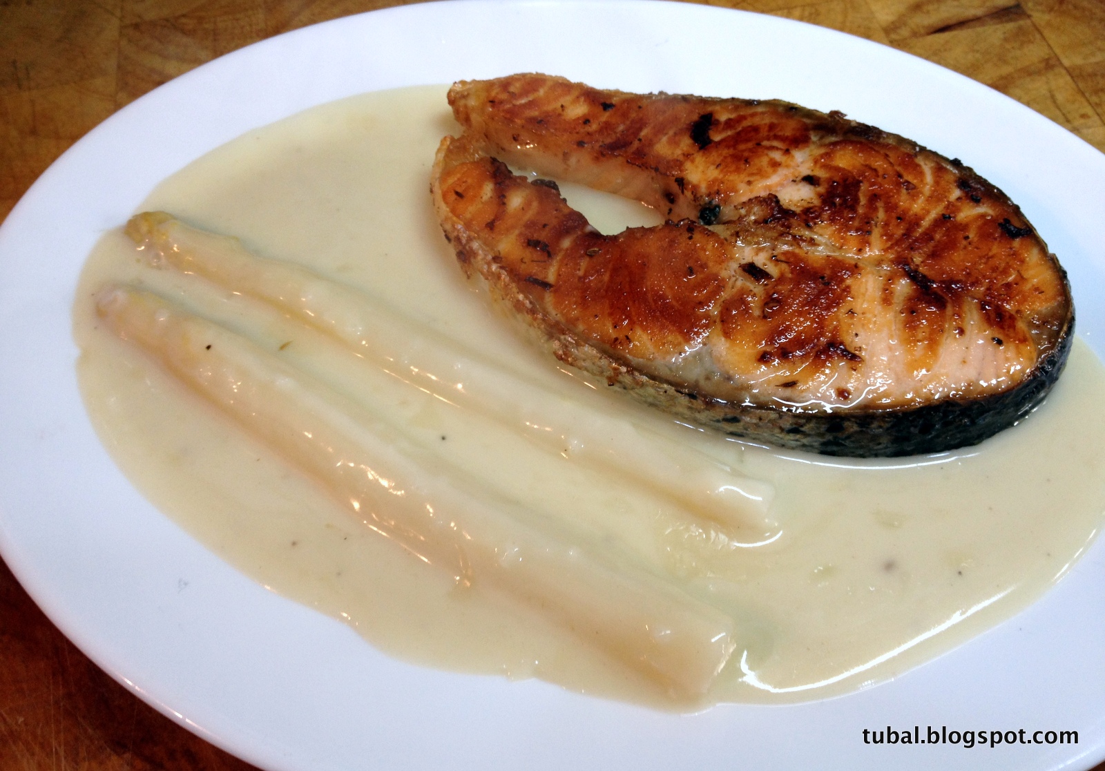 TUBAL SALMÓN A LA TOLEDANA CON SALSA VELOUTÉ