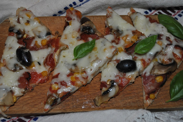 pizza preparata in casa