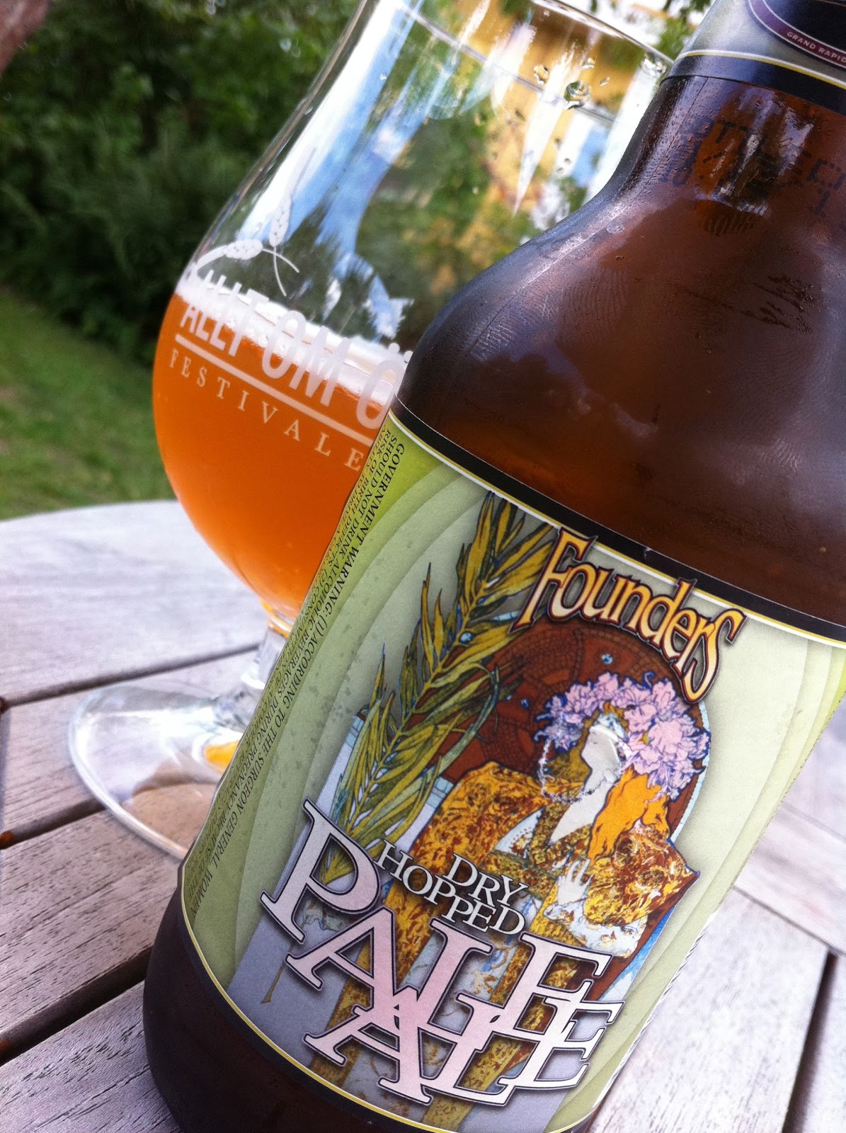 Allt om Öl Founders Dry Hopped Pale Ale
