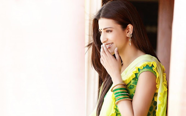 Shruthi Haasan Hot Photos