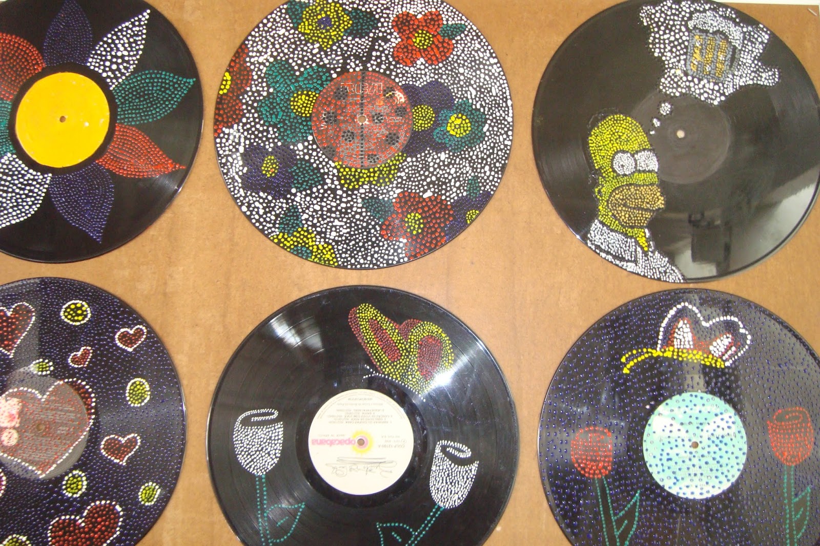 Fátima Esper - Blog de Artes : Pintura em Disco Vinil - Pontilhismo