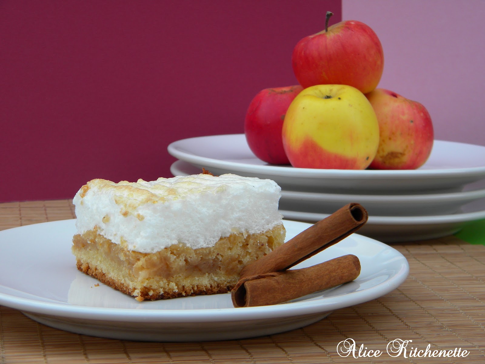 Alice Prajitura cu mere si bezea