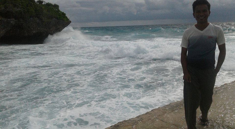 Dua Wajah Pantai Mbanua Dua Wajah Pantai Mbanua