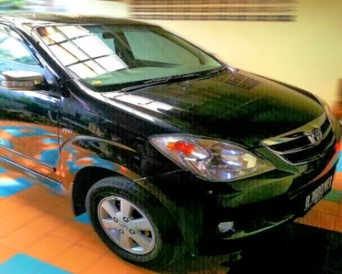 Legenda Jalanan: Mengupas Toyota Avanza 2010 Hitam, Sang Mobil Keluarga yang Tangguh