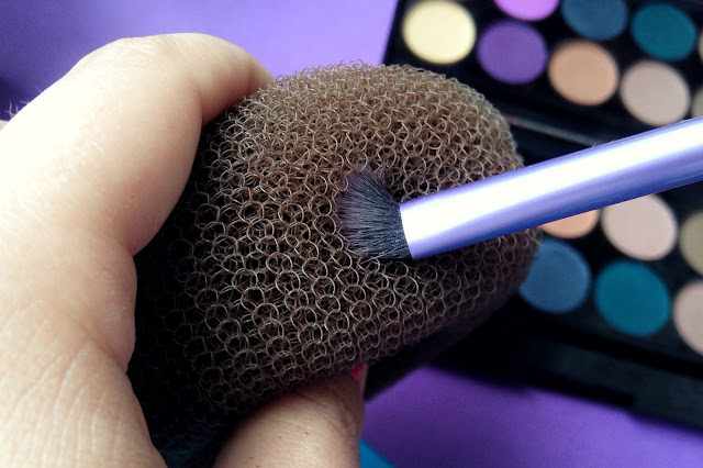 очистка кистей для макияжа