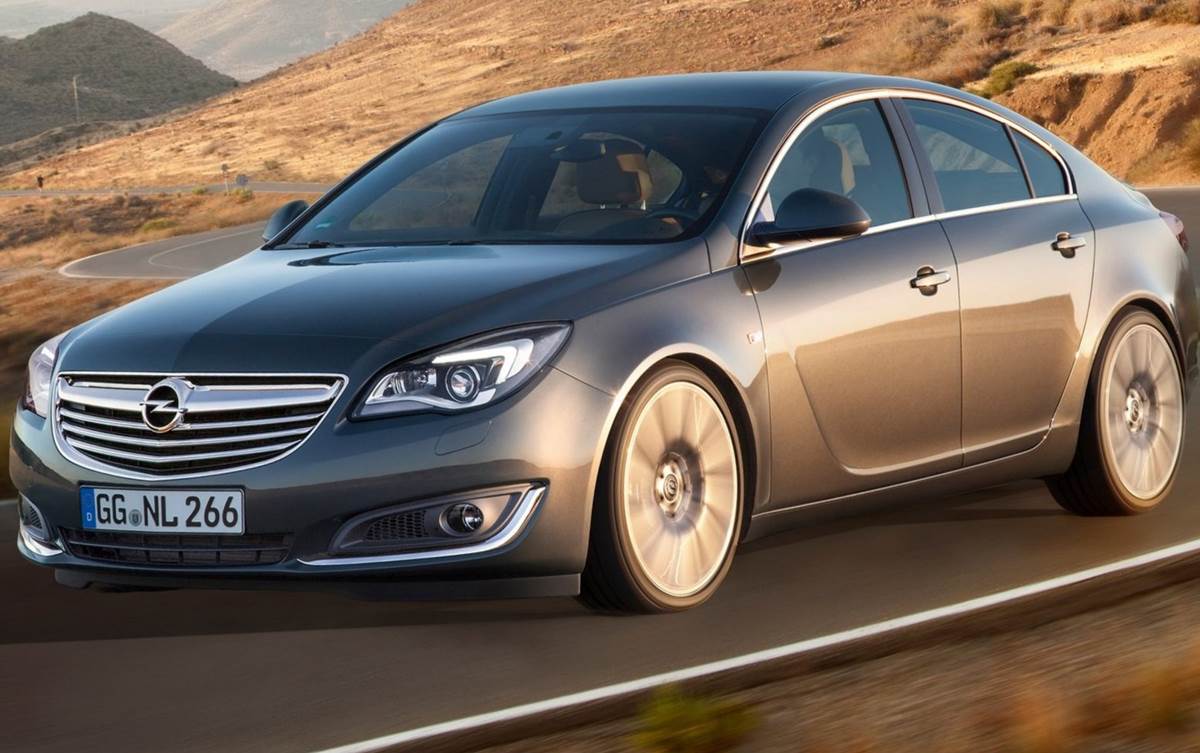Opel insignia отзывы. Opel Insignia 2016. Опель Инсигния 1. Опель Инсигния 2015 1g. Opel Insignia 2015 1 Рестайлинг.