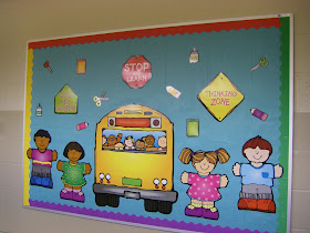 Whooo Loves Kindergarten?: My Classroom and a FREEBIE