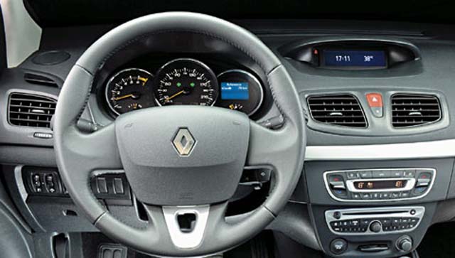 Renault Fluence Dynamique 2012 - interior